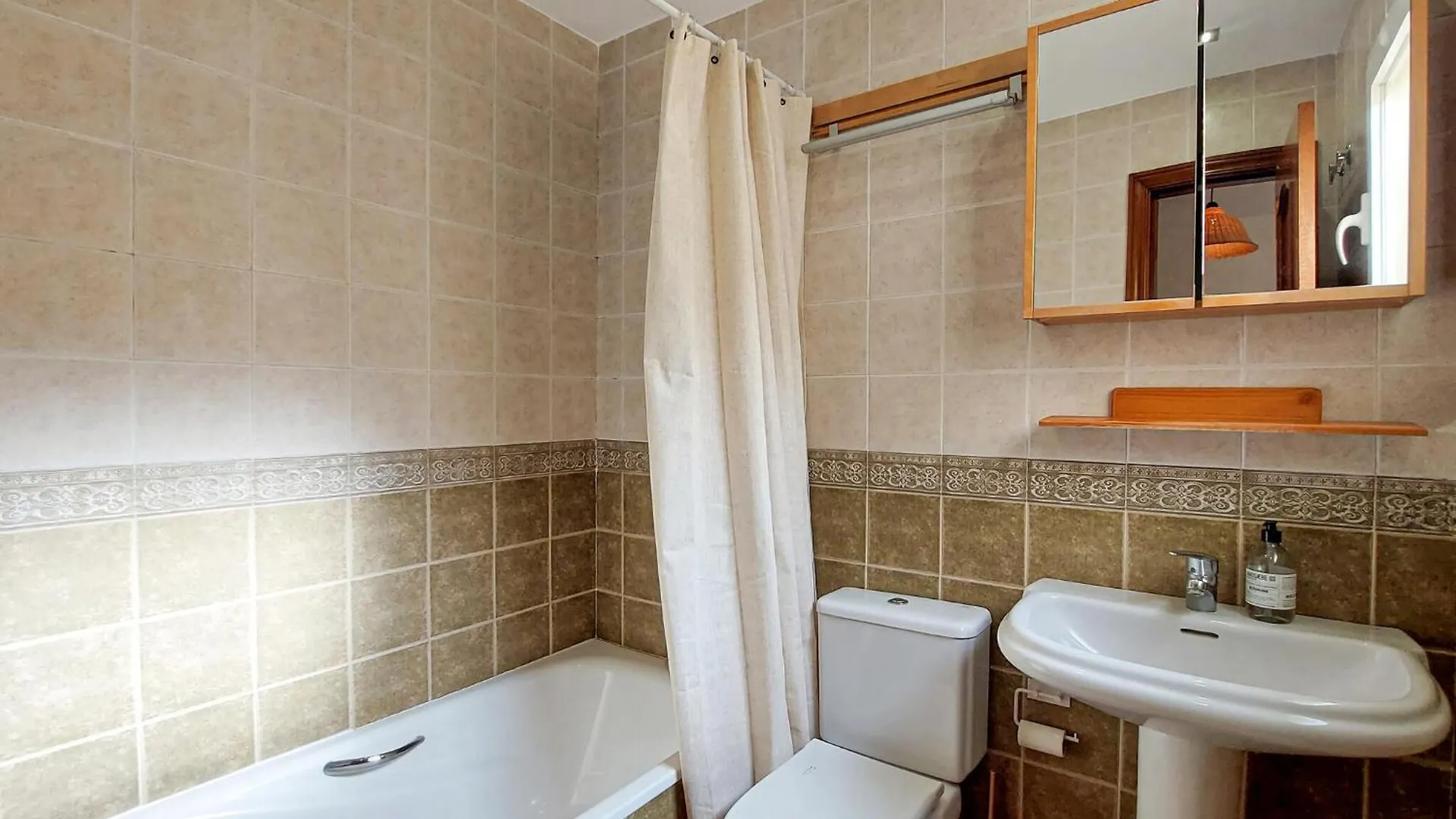 Lovely Apartment In Fuengirola With Wifi